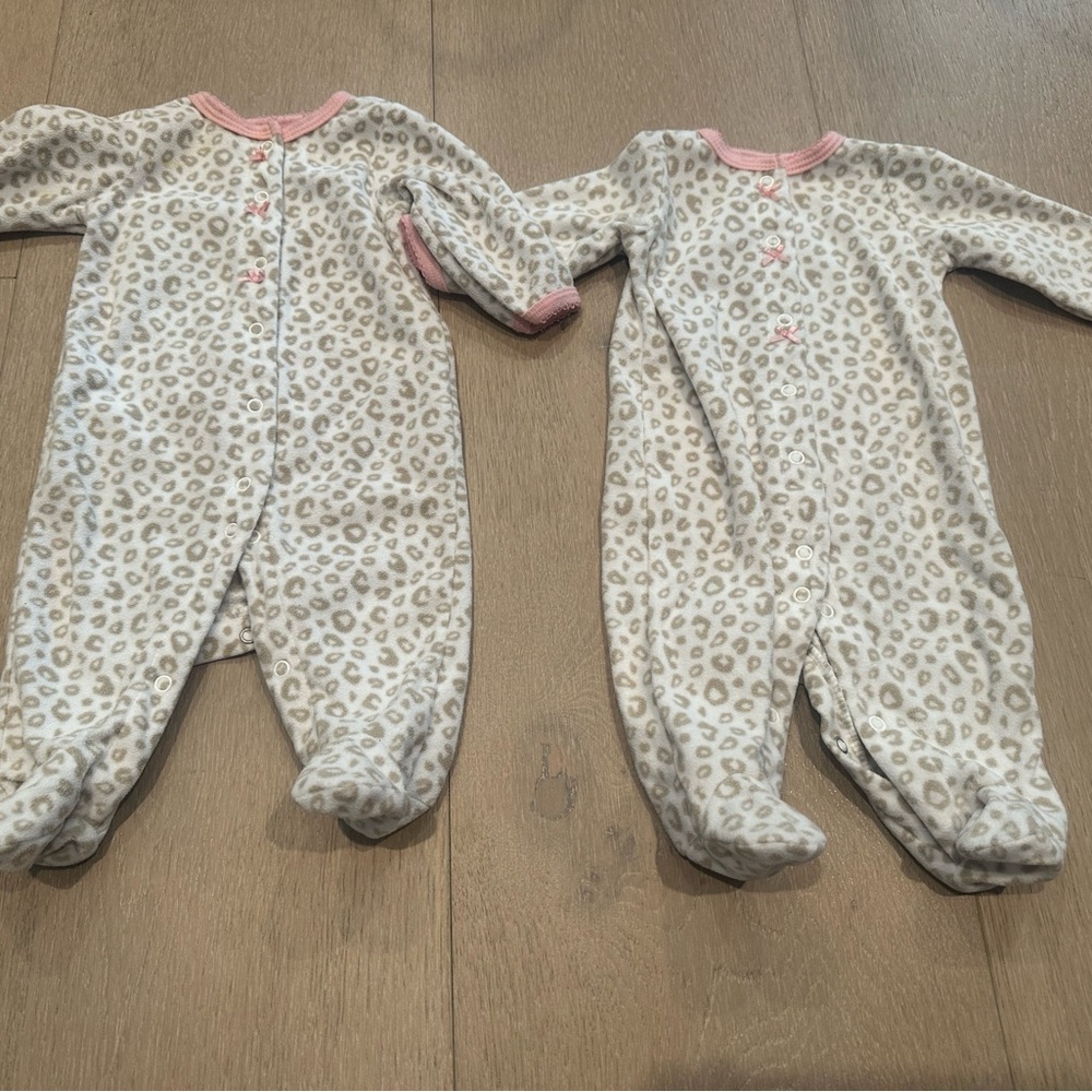 Twins Leopard Print Kids One Piece Footie Pajamas with Heart Butt